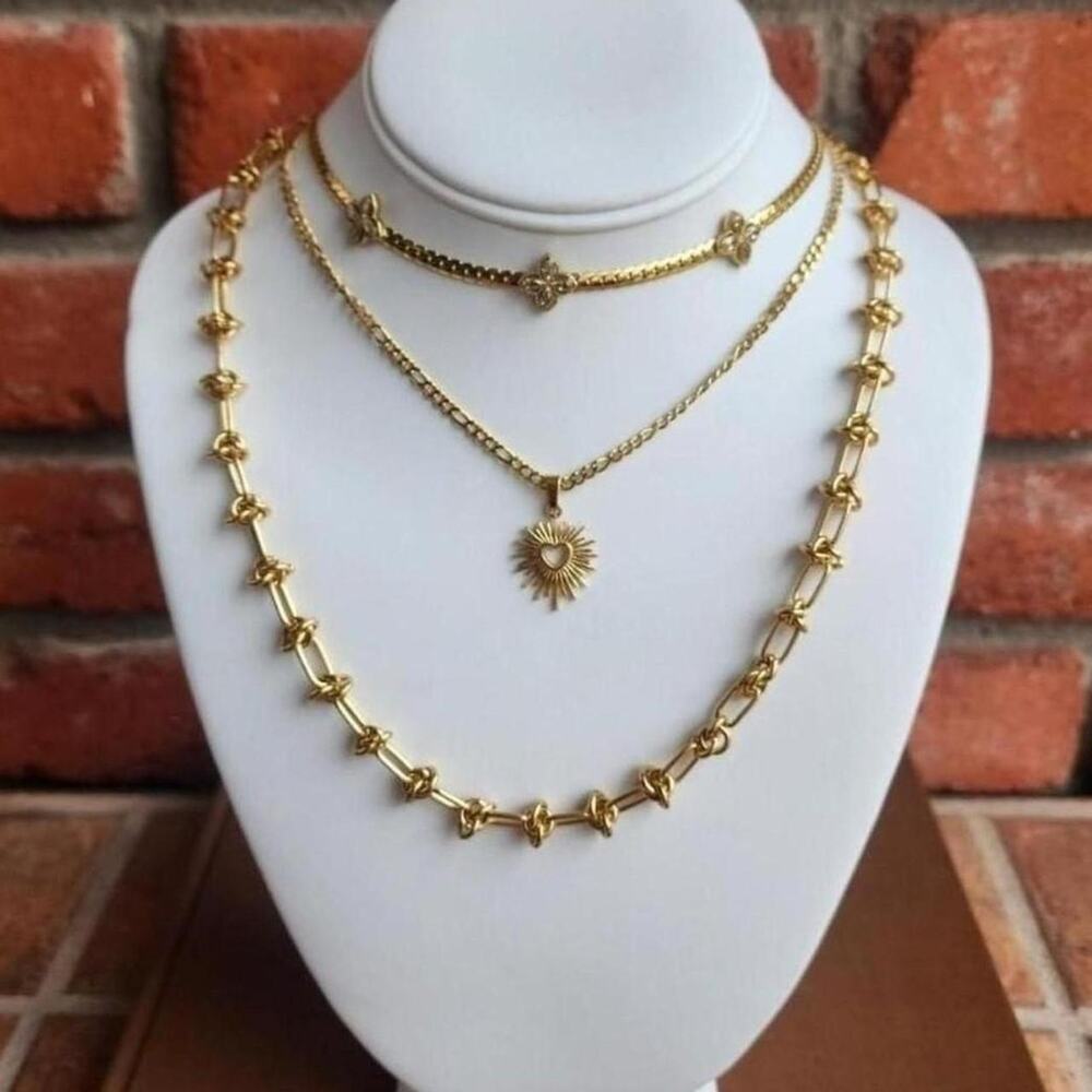 Necklace stack include 5 pieces